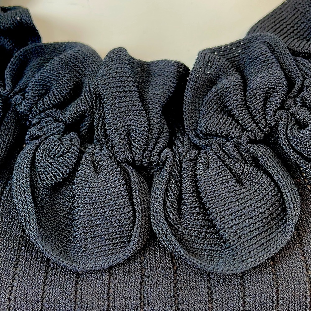 THE LIMITED BLACK ROSETTE TOP - Picture 5 of 7
